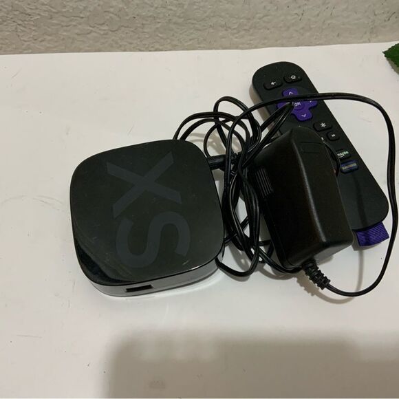 Roku 2 Media Streaming Device - Picture 1 of 4